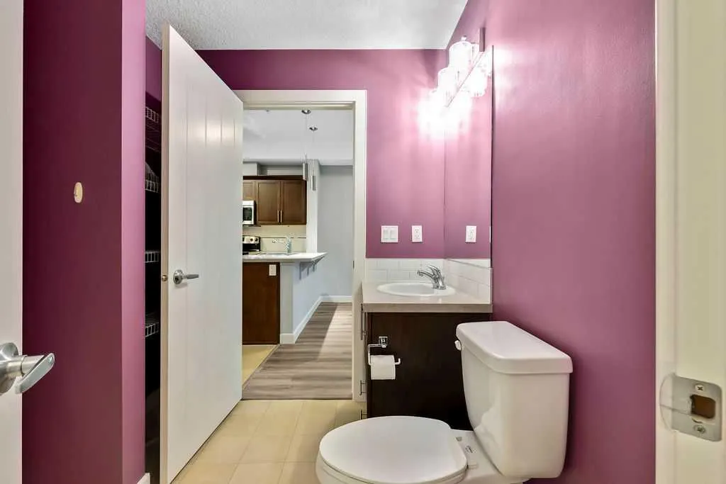 20 Royal Oak Plaza NW #111