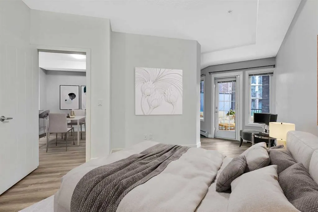 20 Royal Oak Plaza NW #111