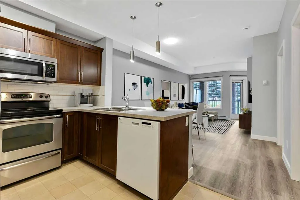 20 Royal Oak Plaza NW #111