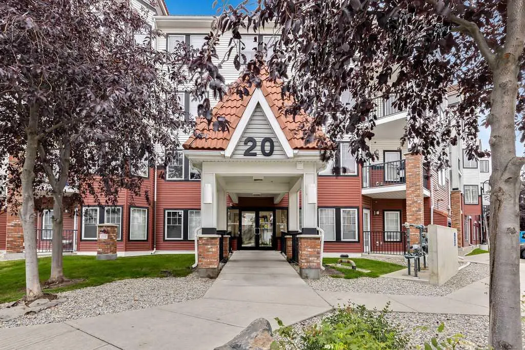20 Royal Oak Plaza NW #111