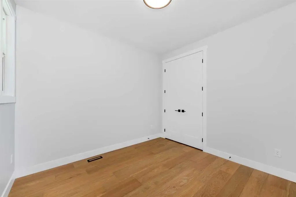 463 Rivercrest View