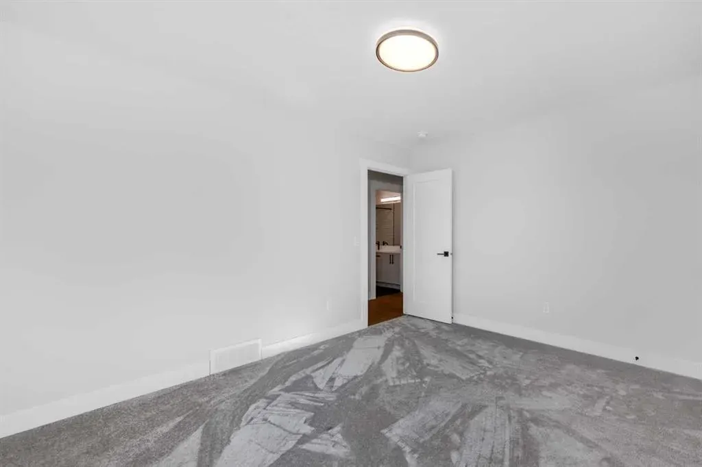 463 Rivercrest View