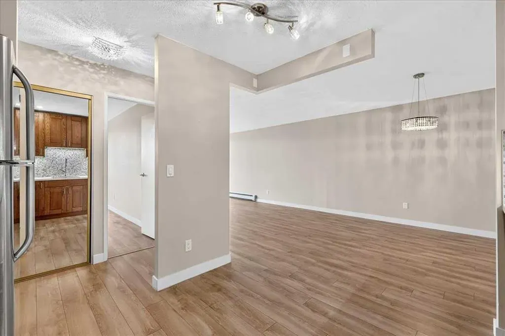 521 57 Avenue SW #306