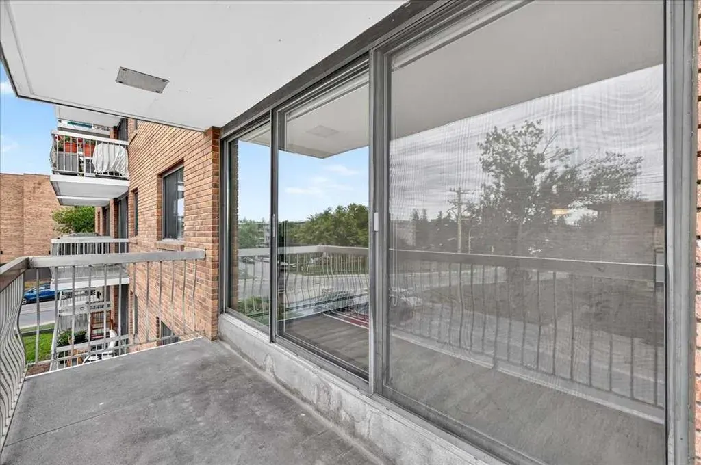 521 57 Avenue SW #306