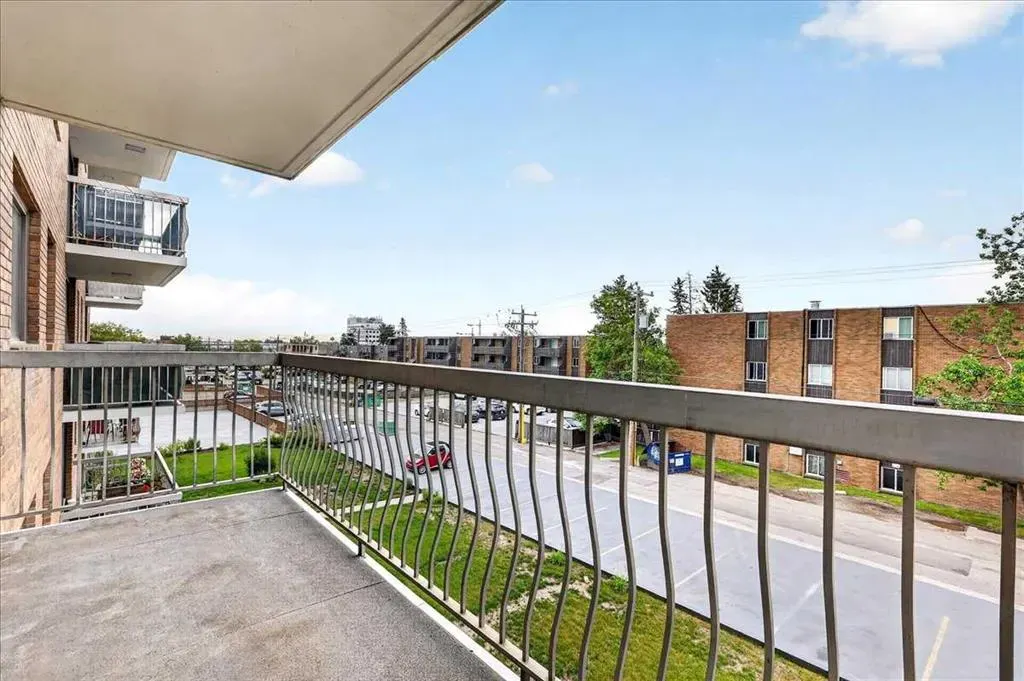 521 57 Avenue SW #306