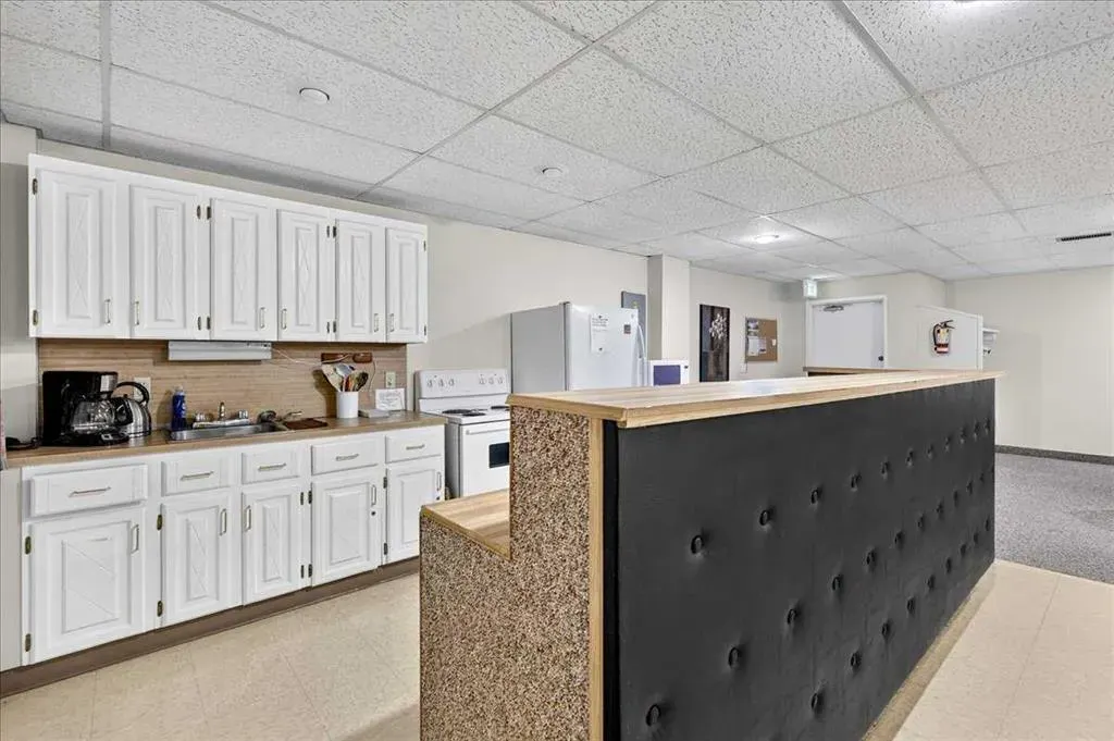 521 57 Avenue SW #306