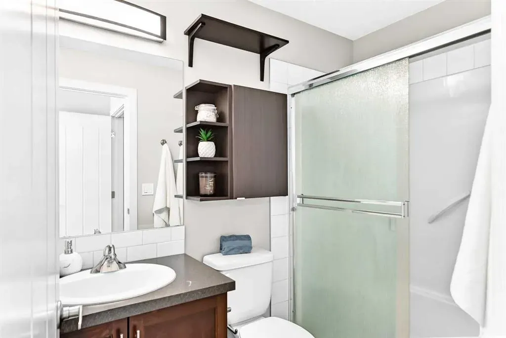 20 Royal Oak Plaza NW #401