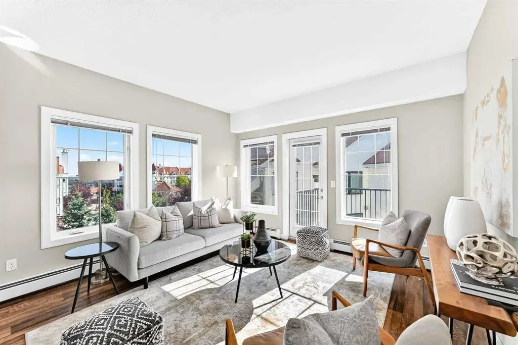 20 Royal Oak Plaza NW #401