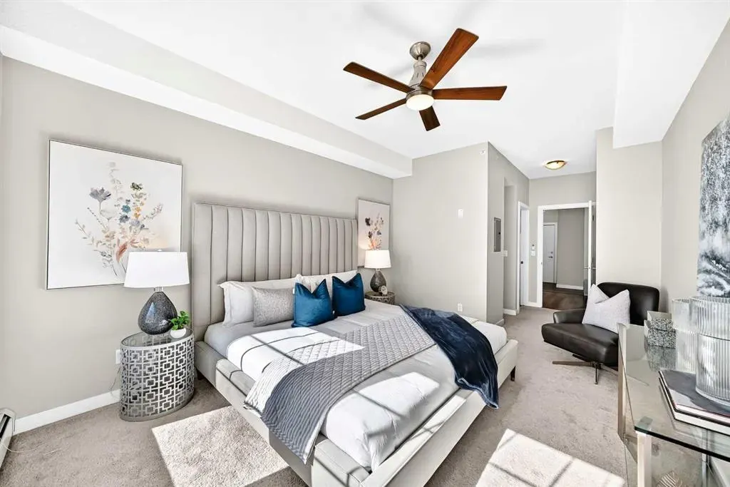 20 Royal Oak Plaza NW #401