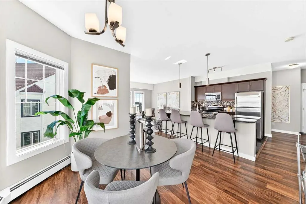 20 Royal Oak Plaza NW #401