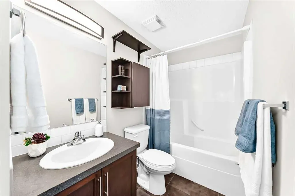 20 Royal Oak Plaza NW #401