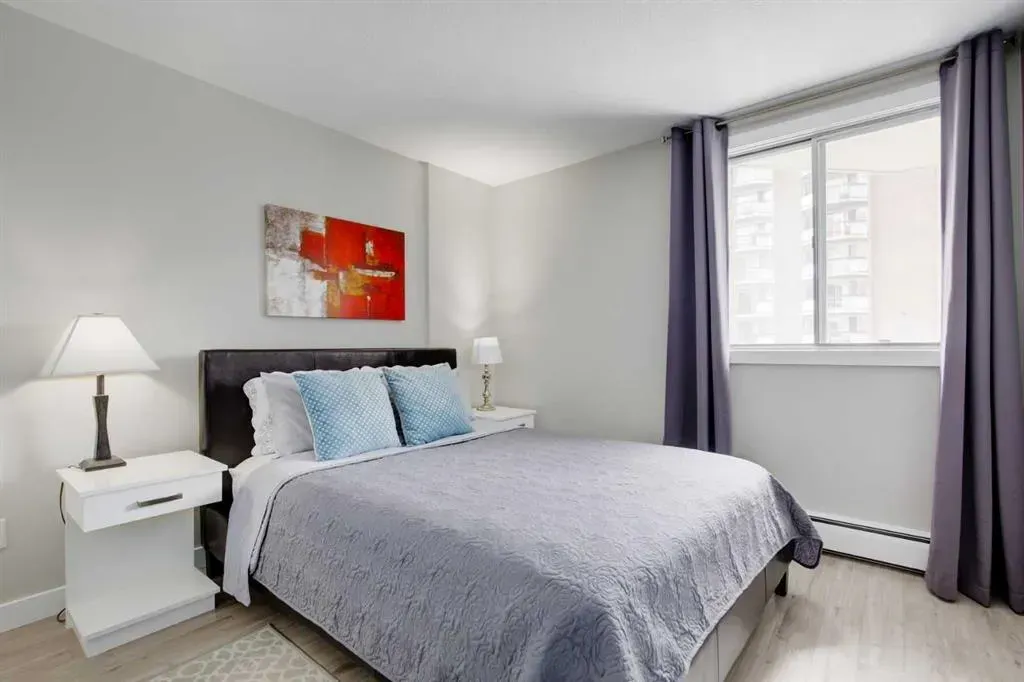 339 13 Avenue SW #207