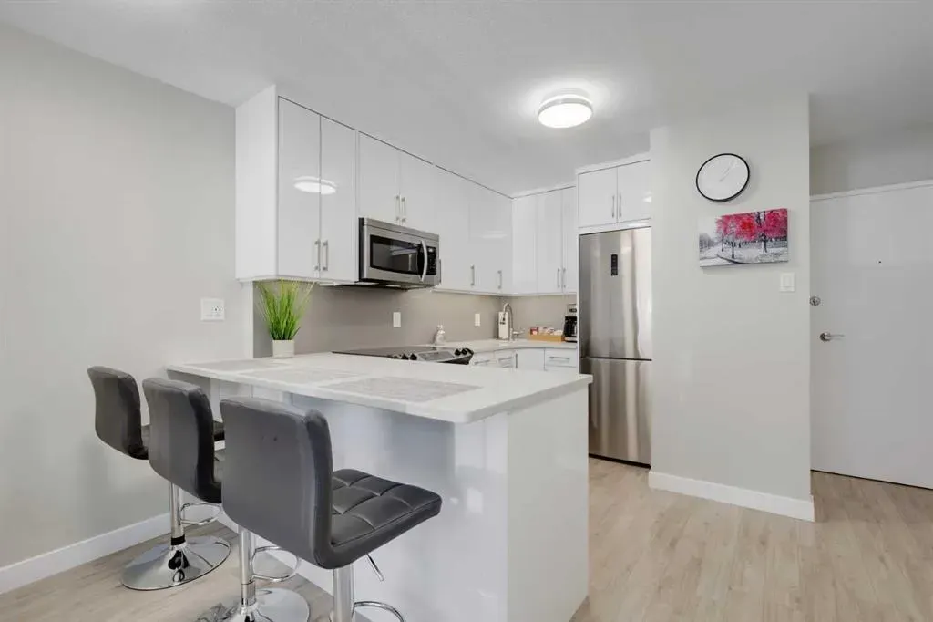 339 13 Avenue SW #207