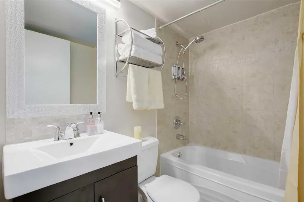 340 14 Avenue SW #706