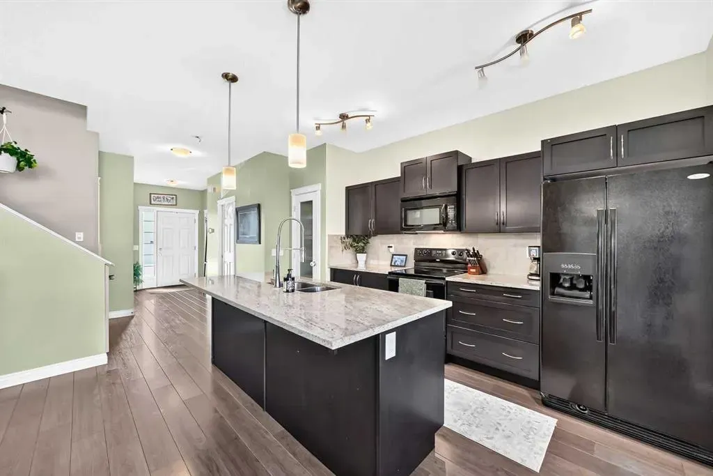 10 Reunion Grove NW