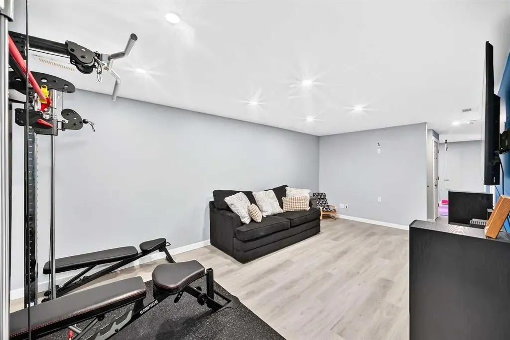 10 Reunion Grove NW