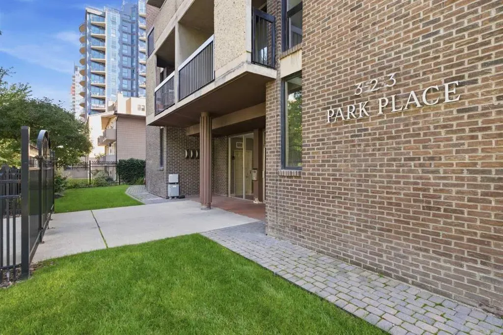 323 13 Avenue SW #203