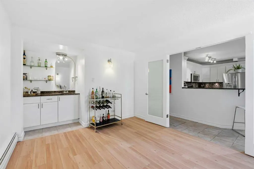 323 13 Avenue SW #203