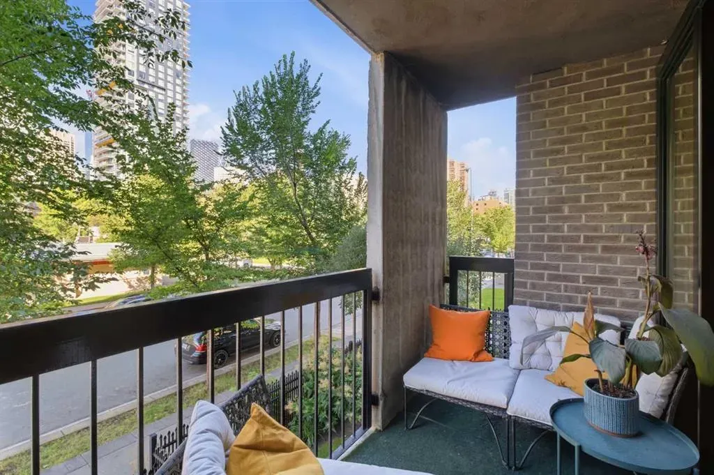323 13 Avenue SW #203