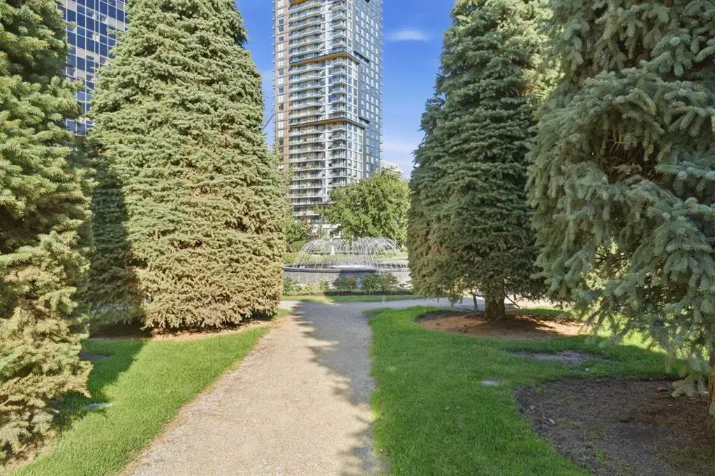 323 13 Avenue SW #203