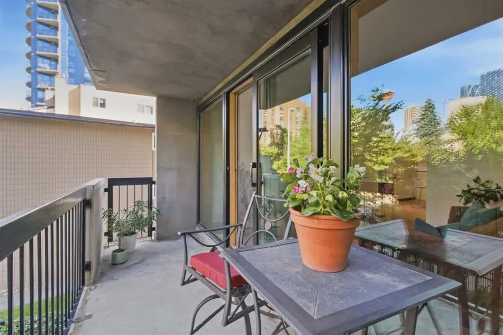 323 13 Avenue SW #203
