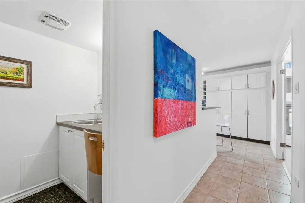 323 13 Avenue SW #203