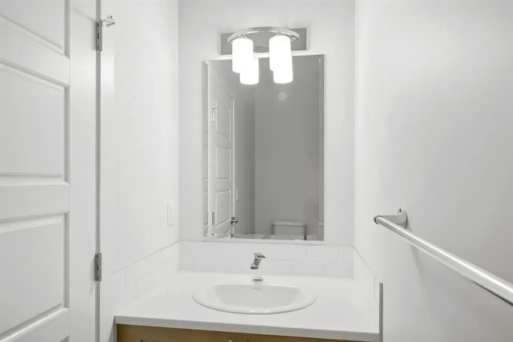 225 Vantage Drive