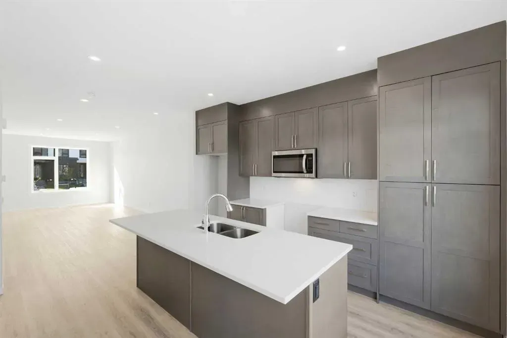 225 Vantage Drive