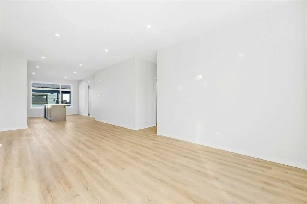 225 Vantage Drive