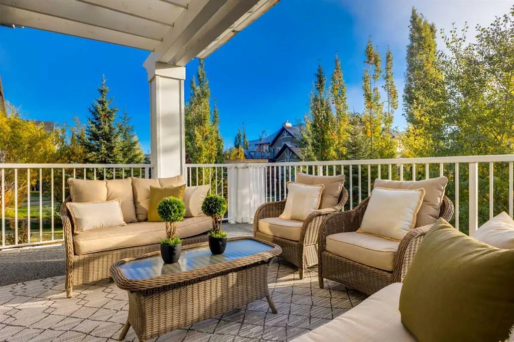 20 Rockwater Way