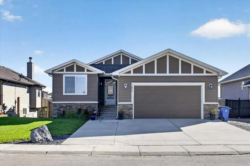 134 Hanson Drive NE