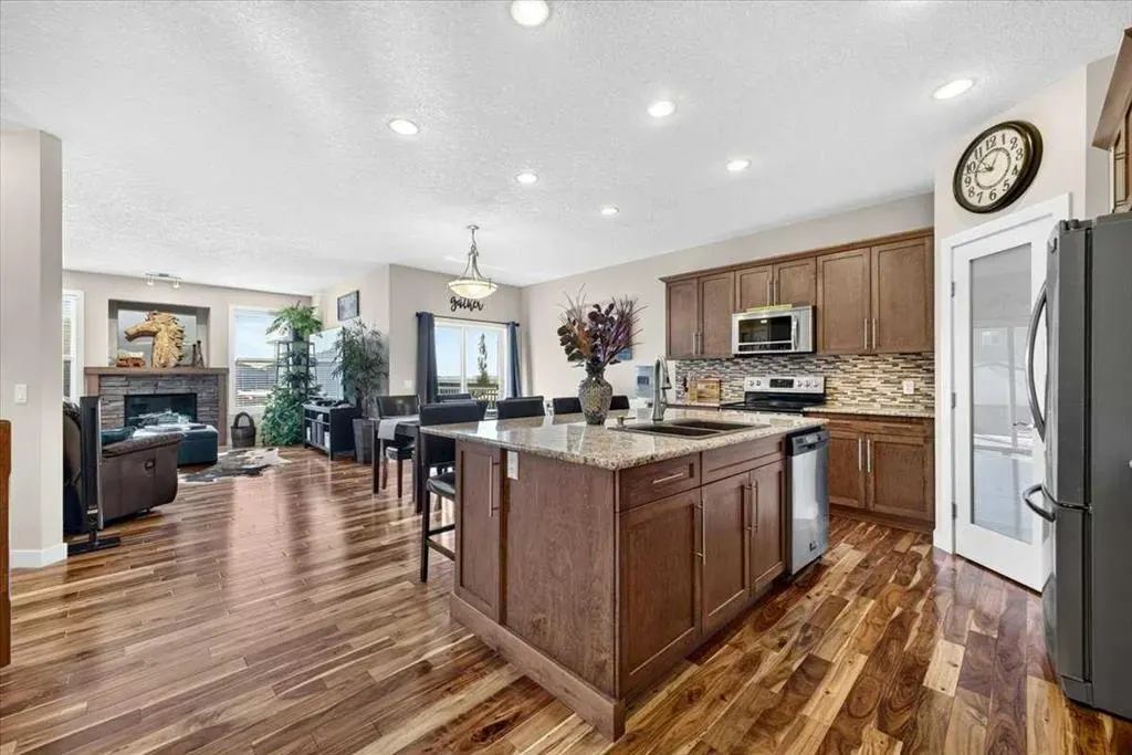 134 Hanson Drive NE