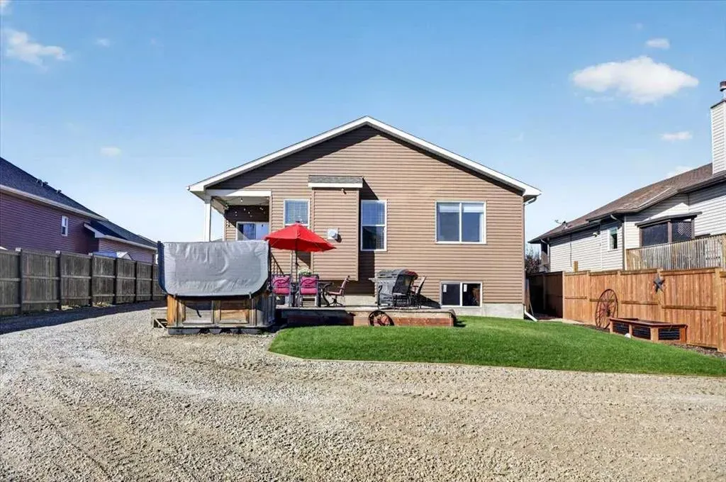 134 Hanson Drive NE