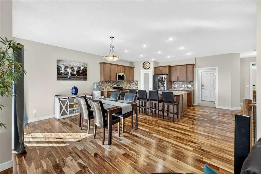 134 Hanson Drive NE