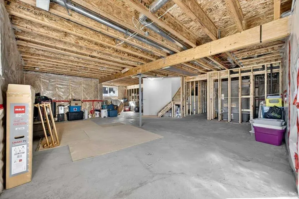 134 Hanson Drive NE