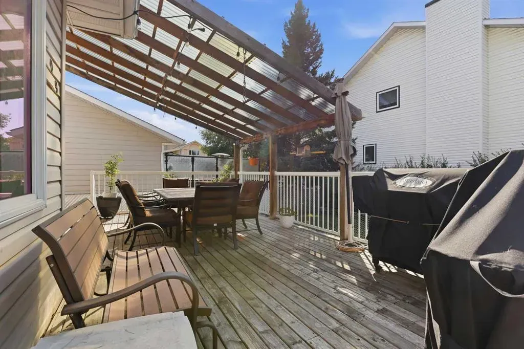 209 schubert Place NW
