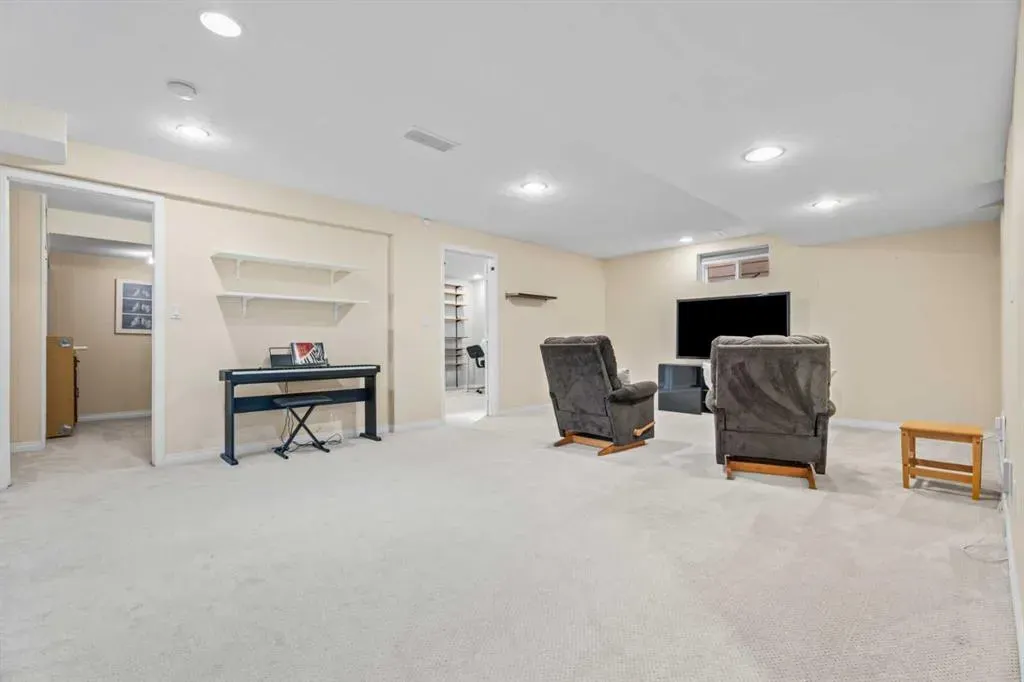 135 Cantree Place SW