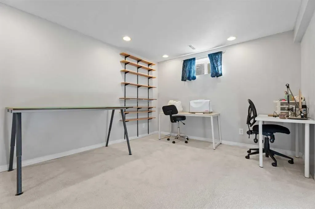 135 Cantree Place SW