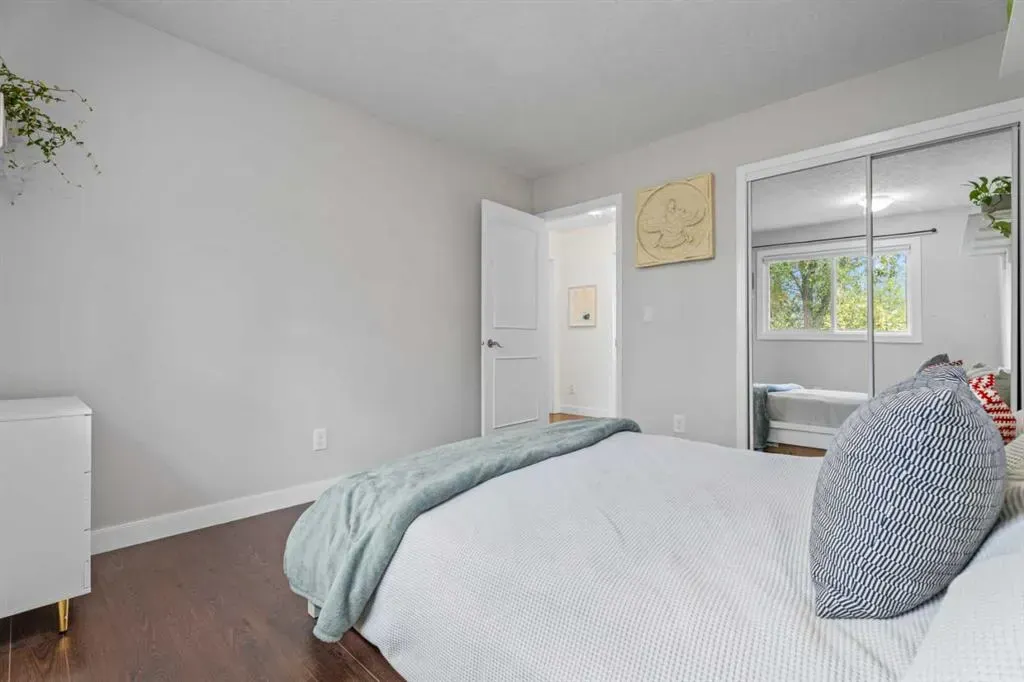 135 Cantree Place SW