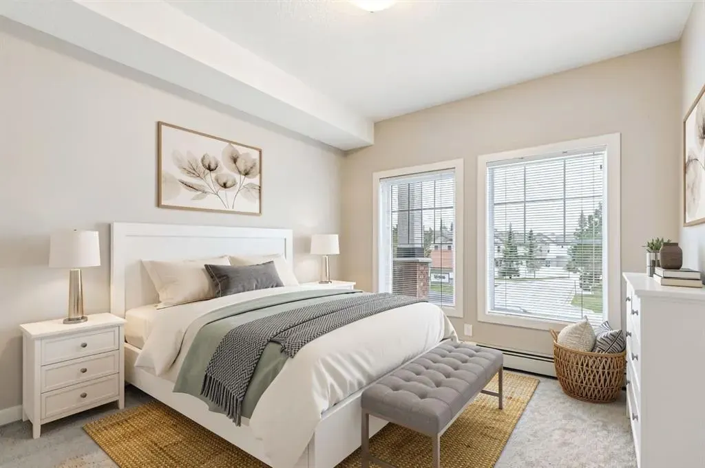 20 Royal Oak Plaza NW #210