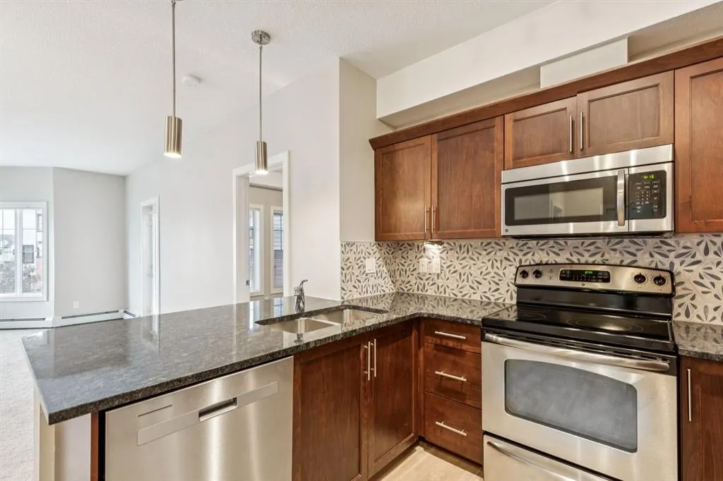 20 Royal Oak Plaza NW #210