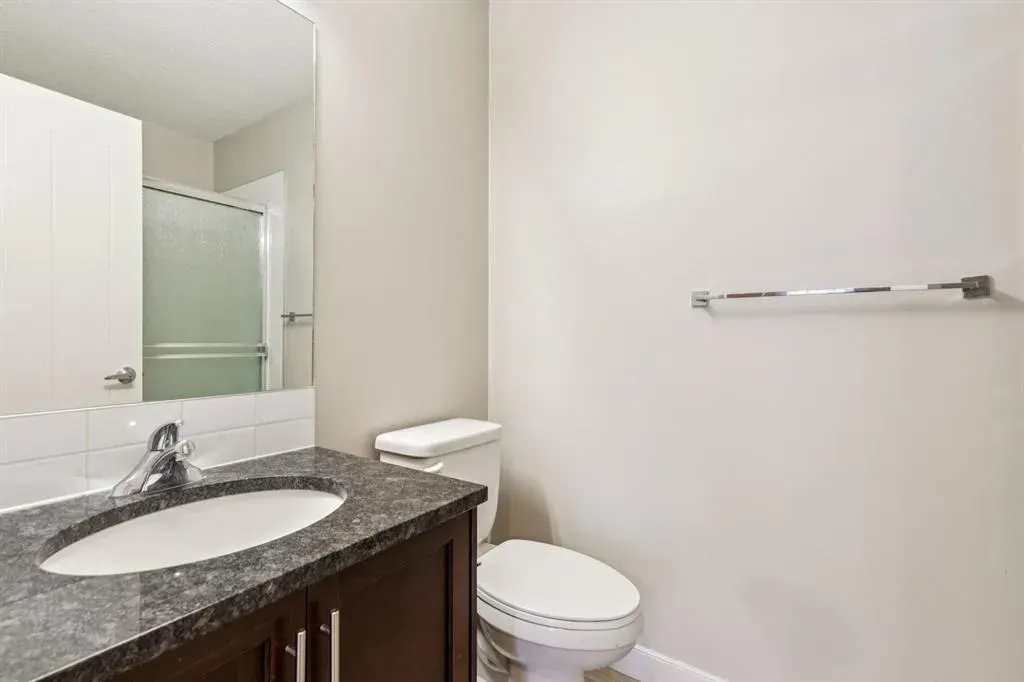20 Royal Oak Plaza NW #210