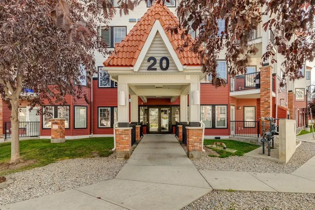 20 Royal Oak Plaza NW #210