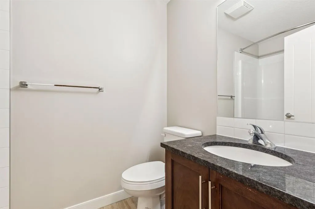 20 Royal Oak Plaza NW #210