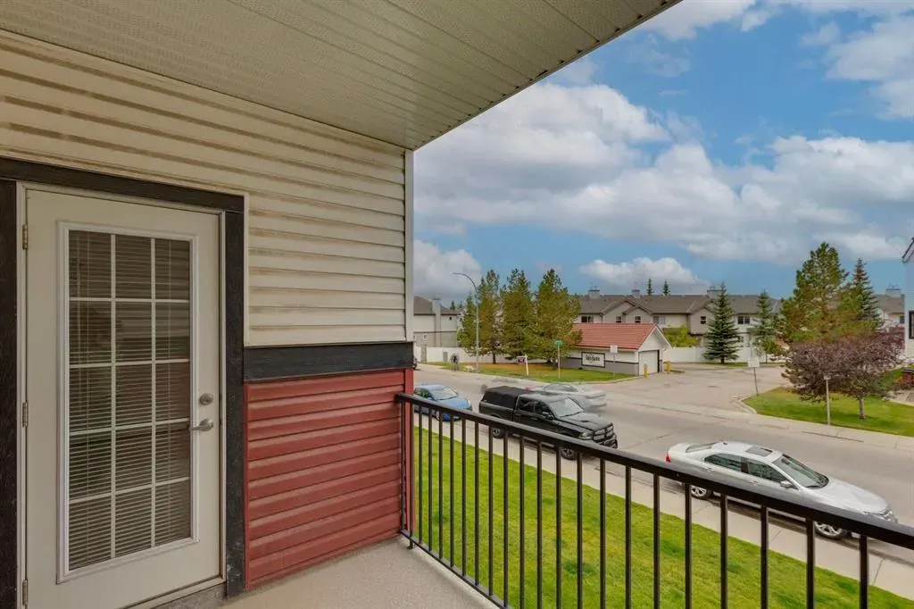 20 Royal Oak Plaza NW #210