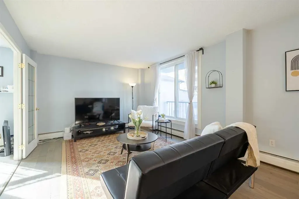 1328 13 Avenue SW #201