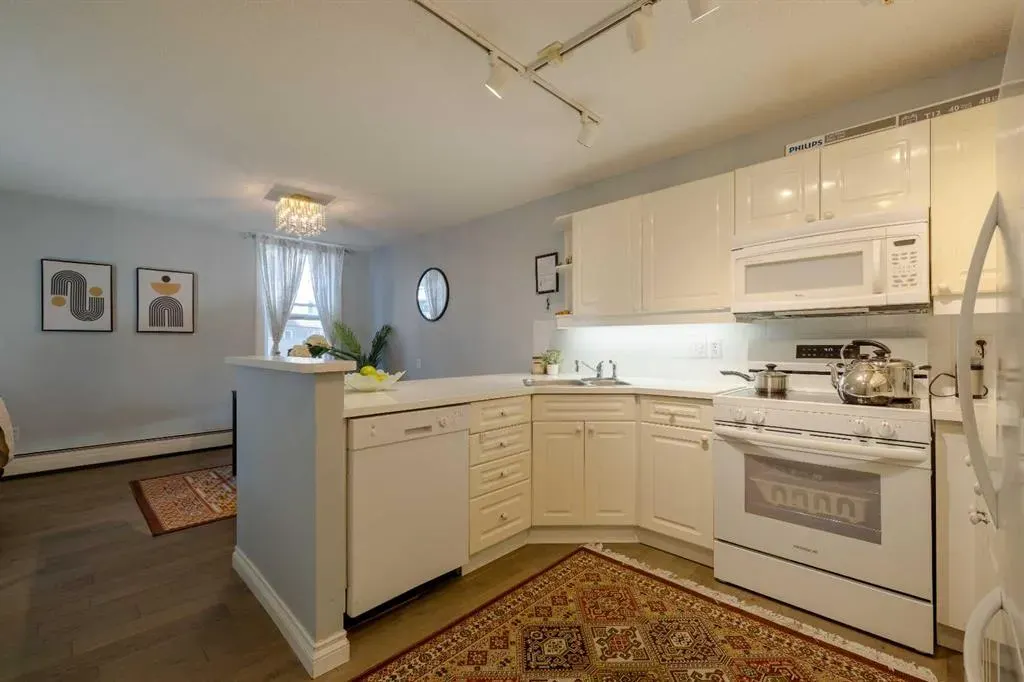 1328 13 Avenue SW #201