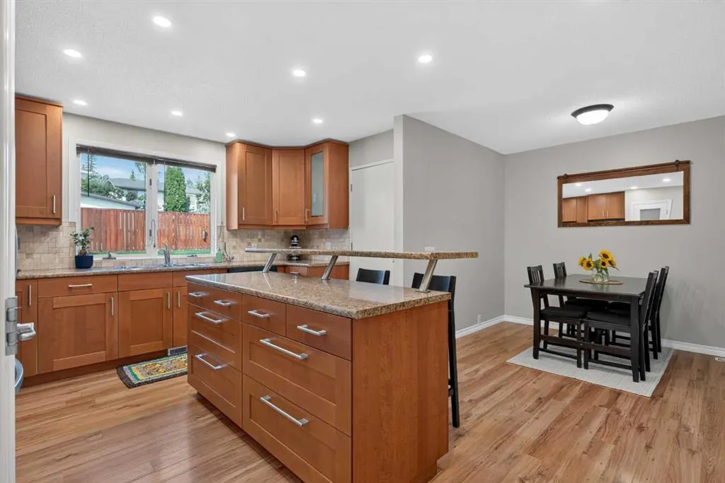 292 Silver Brook Way NW