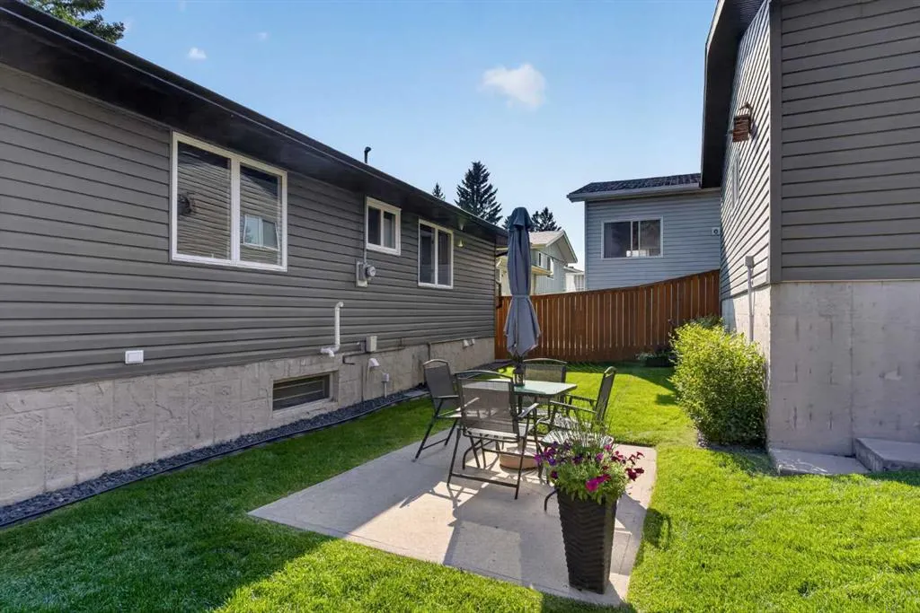 292 Silver Brook Way NW