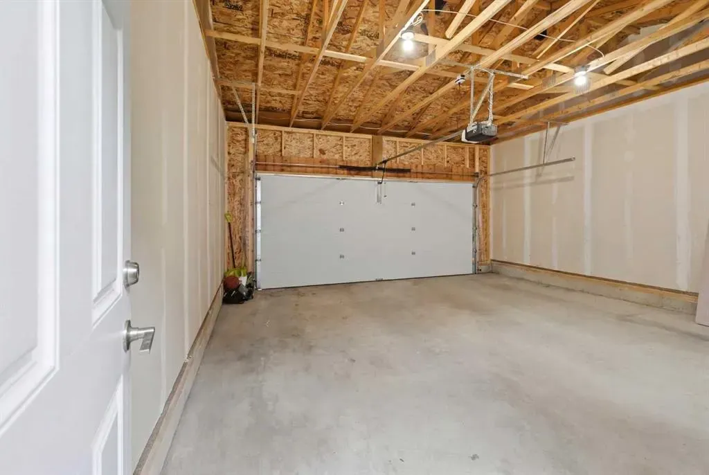7 Lambeau Lane SE